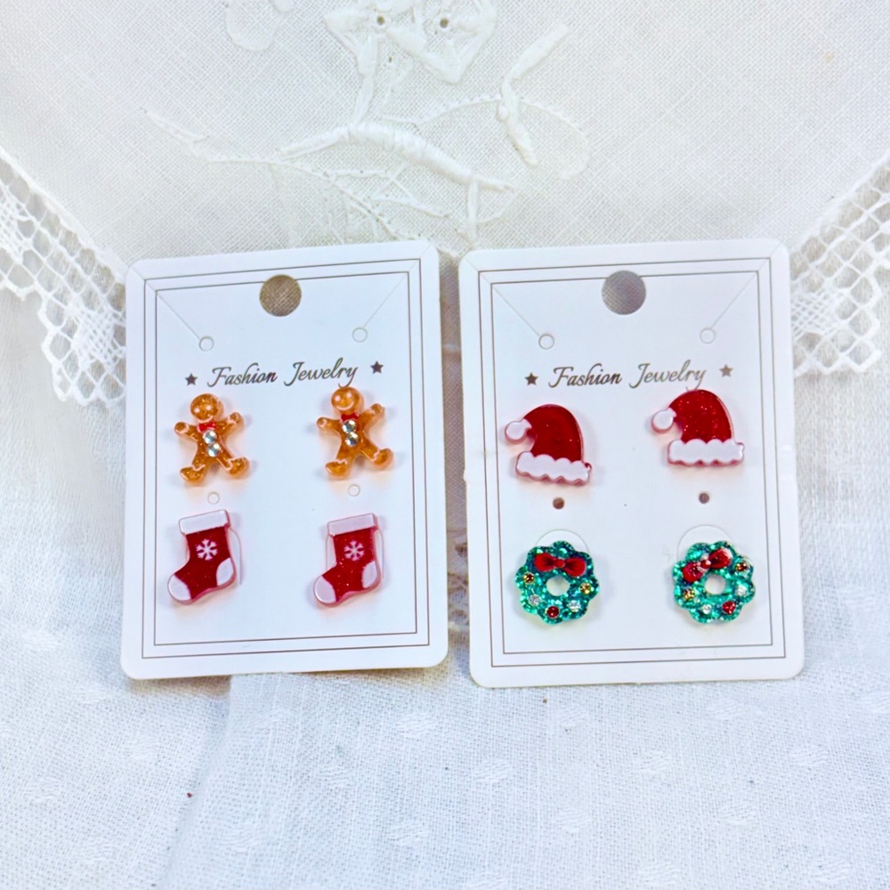 Girls Earrings Pierced Acrylic 4 Pair Gingerbread Man Stockings Santa Hat Wreath